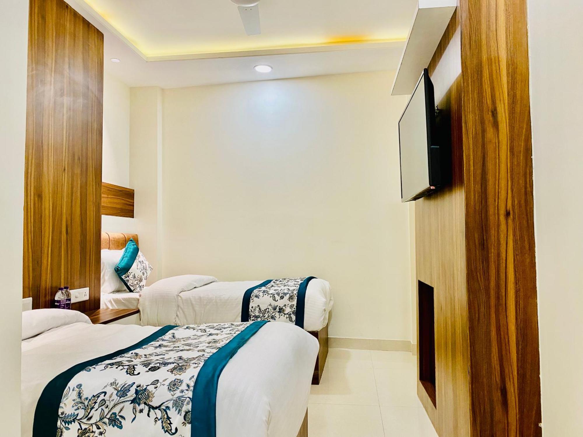 Hotel White And Restaurant 300 Mtr From Golden Temple Amritsar Eksteriør bilde