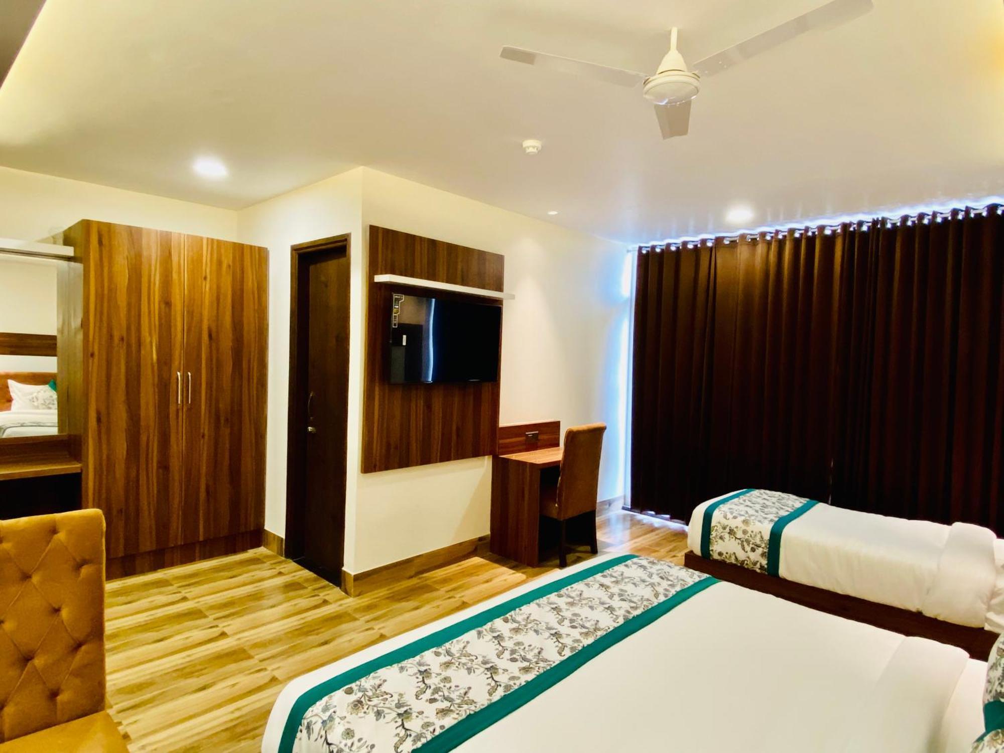 Hotel White And Restaurant 300 Mtr From Golden Temple Amritsar Eksteriør bilde