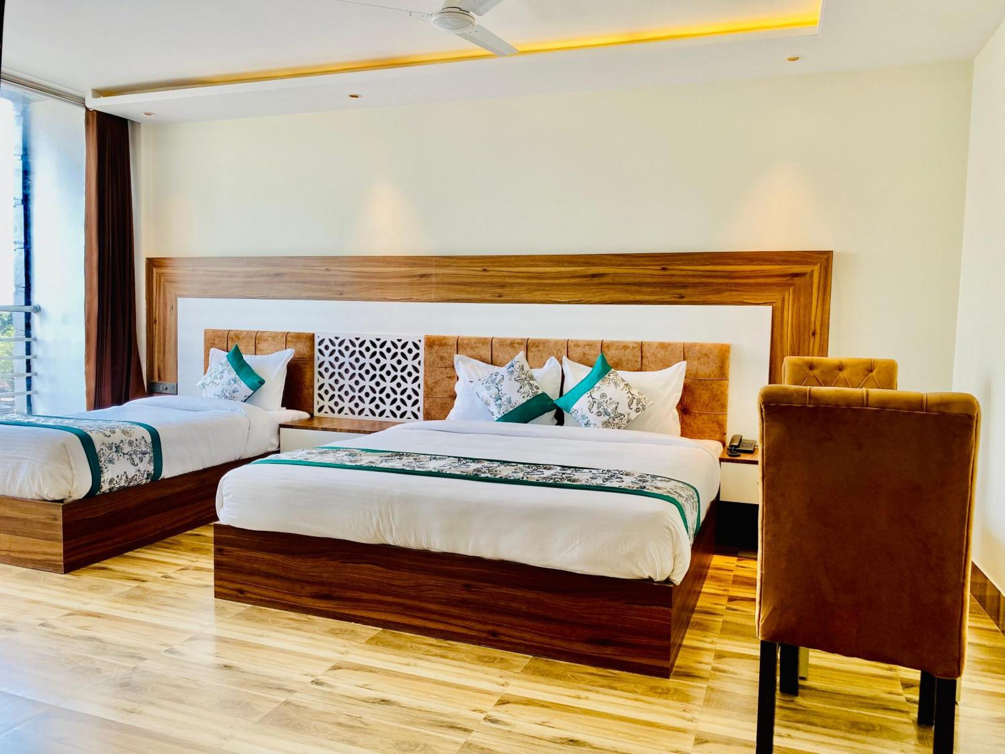 Hotel White And Restaurant 300 Mtr From Golden Temple Amritsar Eksteriør bilde